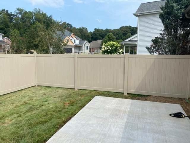 6' Khaki Vinyl Acadia Privacy Fence : (1) 4' gate / New England Caps on Fence Posts, Flat Caps on Gate Posts