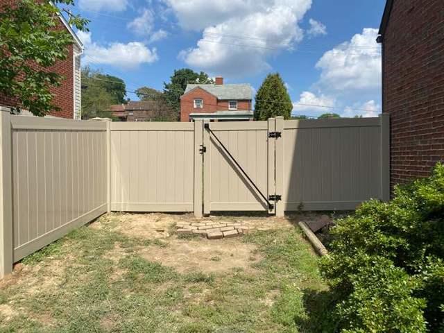 5' Khaki Vinyl Acadia Privacy Fence (2) 4' gates Installation