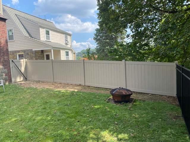 5' Khaki Vinyl Acadia Privacy Fence (2) 4' gates Installation