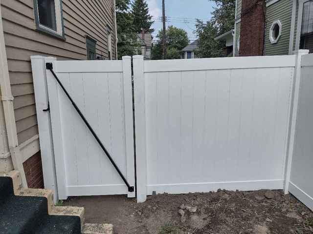 6' White Vinyl Acadia Privacy Fence (1) 3' gate