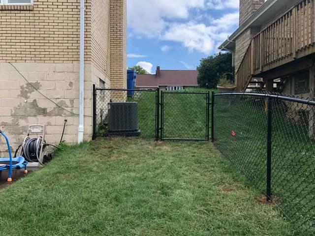 4' Black Chain Link Fence Backyard and (1) 3' gate / (1) 4' gate Installation