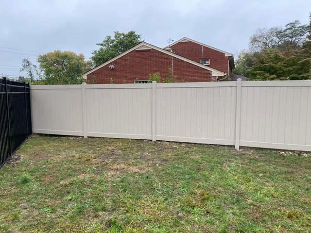 6' Khaki Vinyl Acadia Privacy / 6' Black Aluminum Chicago, Flush Bottom, Commercial Grade Backyard