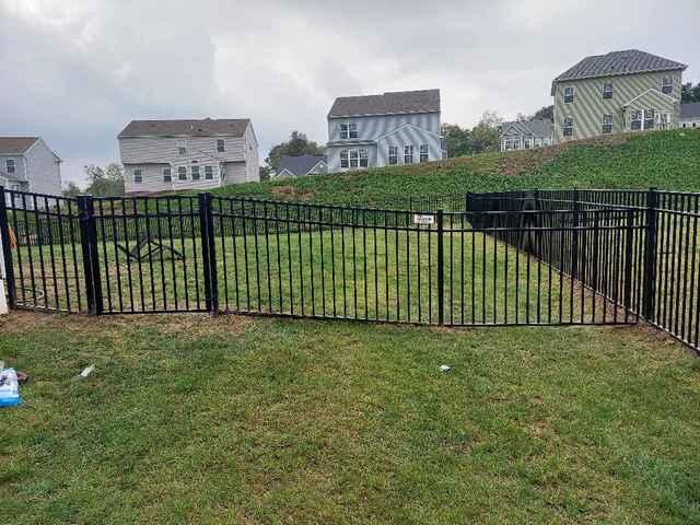 4' Black Classic Aluminum Fence Commercial Grade, Flush Bottom (1) 4' gate