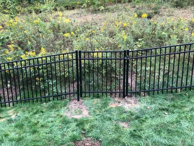 4' Black Classic Aluminum Fence Commercial Grade, 3 Rail, Picket Through Bottom Rail (2) 4' gates backside