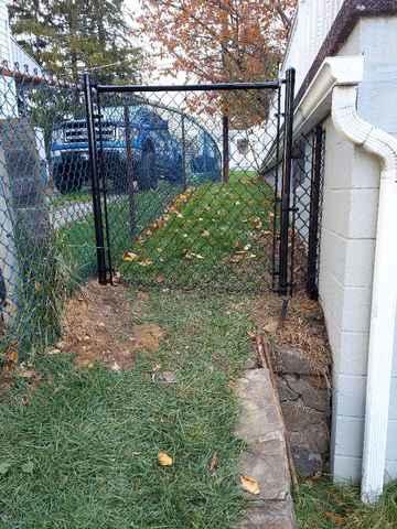 4' Black Chain Link Fence (1) 8' double gate / (1) 4' man gate