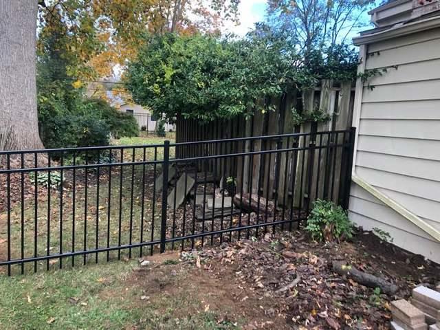 4' Black Classic Aluminum Fence Commercial Grade, Picket Through Bottom Rail, 3 Rail (1) 4' gate