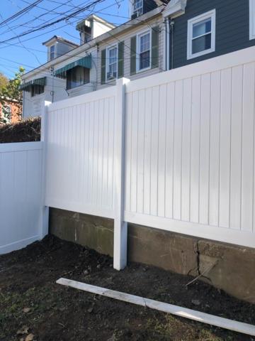 6' White Vinyl Acadia Privacy Fence (1) 4' gate Installation