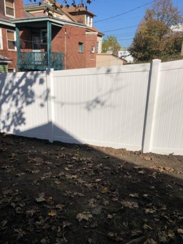 6' White Vinyl Acadia Privacy Fence (1) 4' gate Installation