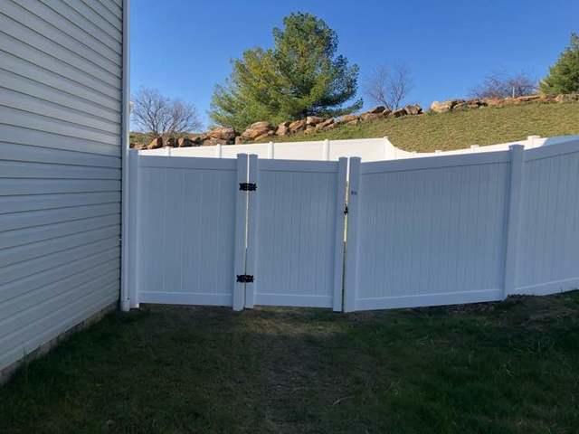 6' White Vinyl Acadia Privacy Backyard (2) 4' gates Installation