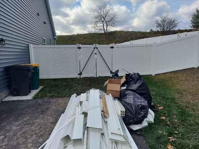 6' Vinyl Privacy Fence (2) 3' Gates / (1) 6' double gate Installation