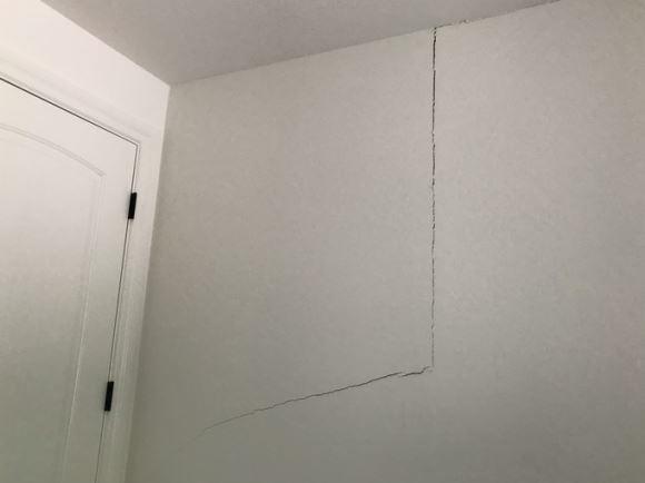 Wall Cracks