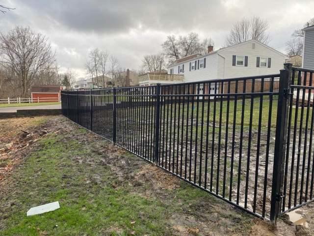 5' Black Classic / 3 Rail / Flush Bottom / Commercial Grade Aluminum Fence