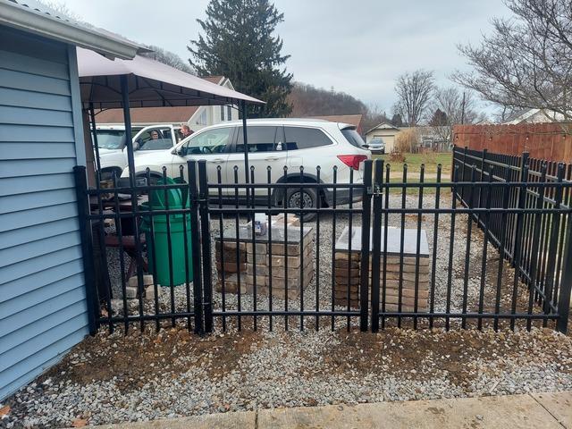 4' Chicago Black 3 Rail, Picket Through Bottom Rail / Commercial Grade Aluminum Fence