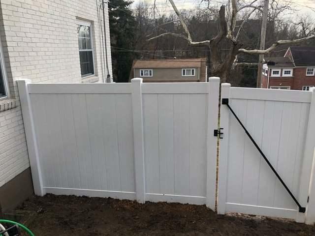 6' White Acadia Privacy Vinyl Fence (2) 4' gates