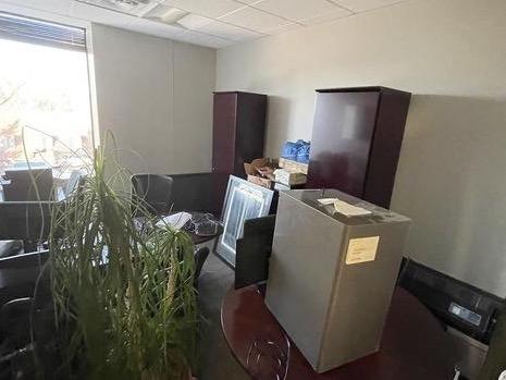 <p>Office Decluttering</p>