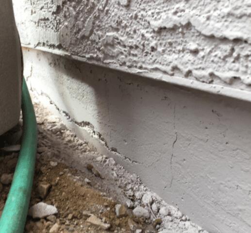 Horizontal Concrete Crack in Stem Wall in Glendale, Arizona