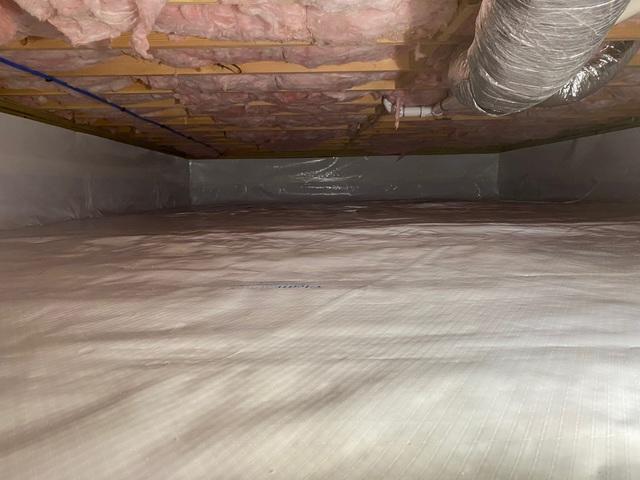 CleanSpace Vapor Barrier System has been installed, and the crawl space has been transformed into a dry and healthy space!