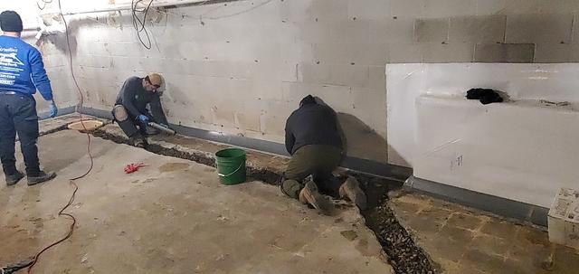 DryTrak Against The Front Hand Wall