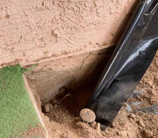 Concrete Stem Wall Failure Symptoms: Vertical Cracks