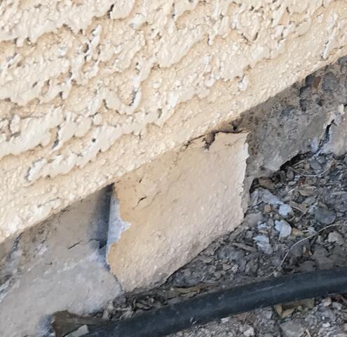Symptoms of Corrosion in Stem Wall: Flaking Paint