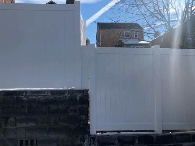 6' and 4' Acadia Privacy White Vinyl Fence - (1) 3' gate