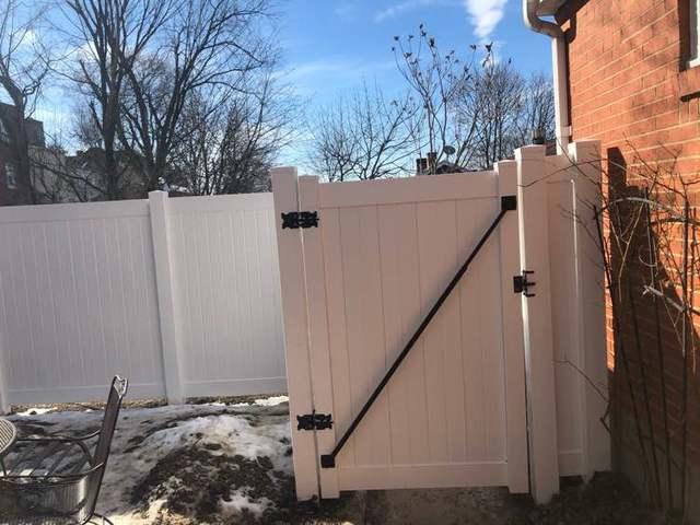 6' and 4' Acadia Privacy White Vinyl Fence - (1) 3' gate