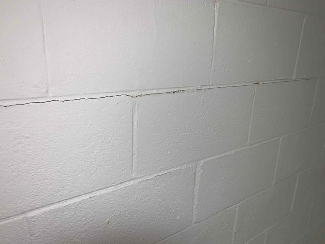 Horizontal foundation cracks