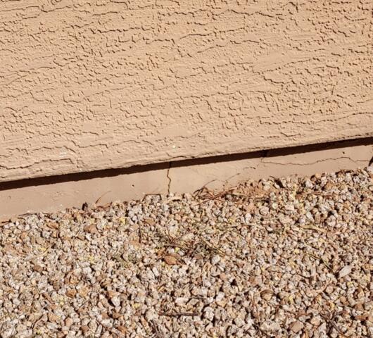 Signs of Stem Wall Failure: Vertical Cracks
