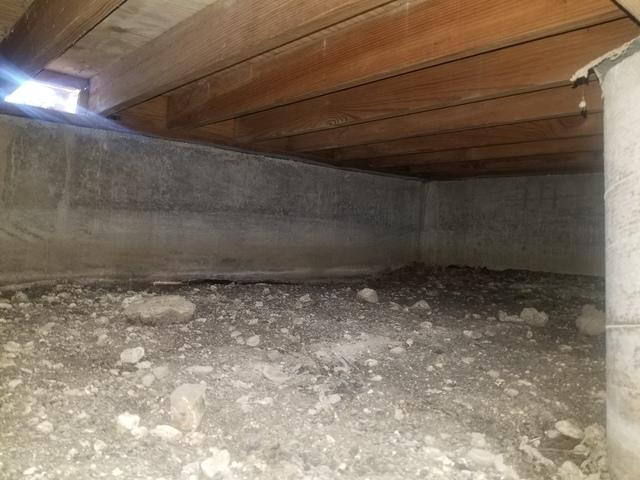 Before Crawl Space Encapsulation