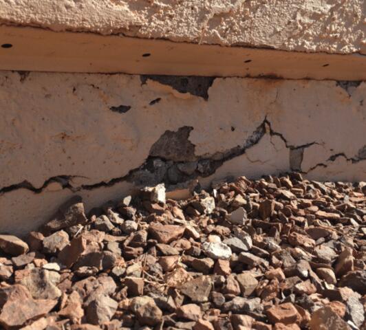 Horizontal Concrete Crack in Concrete Stem Wall Down in Peoria, Arizona
