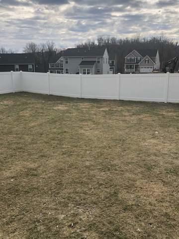 4' Acadia White Vinyl Fence / (2) 4' gates