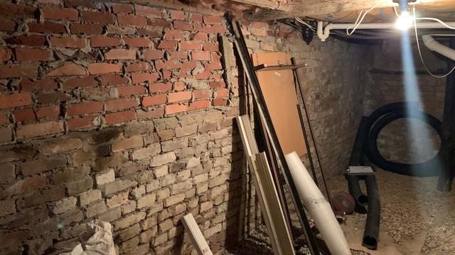 Bowing wall