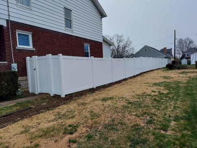 6' Acadia Privacy White Vinyl Fence / (1) 3' gate / (1) 6' double gate