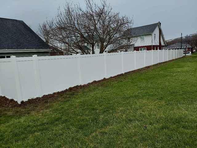 6' Acadia Privacy White Vinyl Fence / (1) 3' gate / (1) 6' double gate