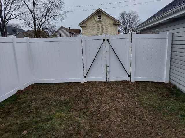 6' Acadia Privacy White Vinyl Fence / (1) 3' gate / (1) 6' double gate