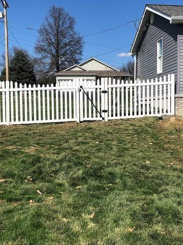 60" Olympic Picket Fence, Concave White Vinyl Fence / (1) 3' gate / (1) Double 6' gate