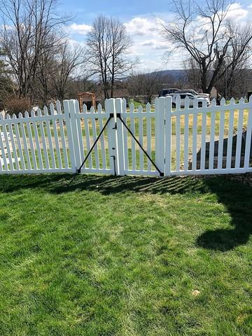 60" Olympic Picket Fence, Concave White Vinyl Fence / (1) 3' gate / (1) Double 6' gate