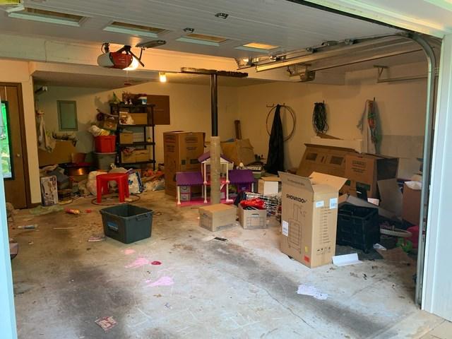 The Junkluggers of Atlanta Metro East customer needed our junk haulers to get rid of junk in their garage. Our junk hauling team specializes in garage cleanouts! We love when our customers get their garages back!