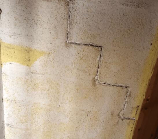 Signs of Foundations Problems: Wall Cracks - 1