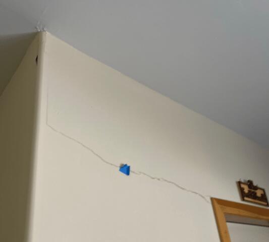 Symptoms Signs: Cracks on the wall