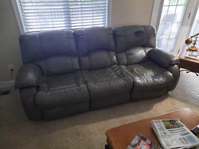 The Junkluggers of East Tennessee removed furniture from a home in Knoxville, TN