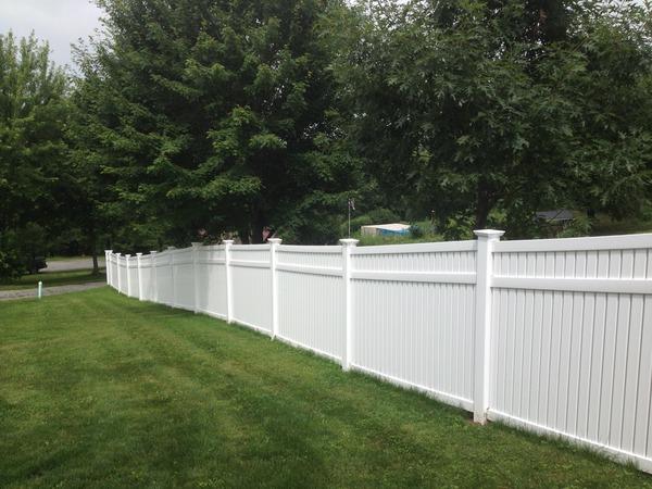 <p>5' high vinyl fence installed in the side yard.</p>