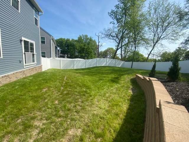 6' Acadia Privacy White Vinyl Fence / (1) 4' gate