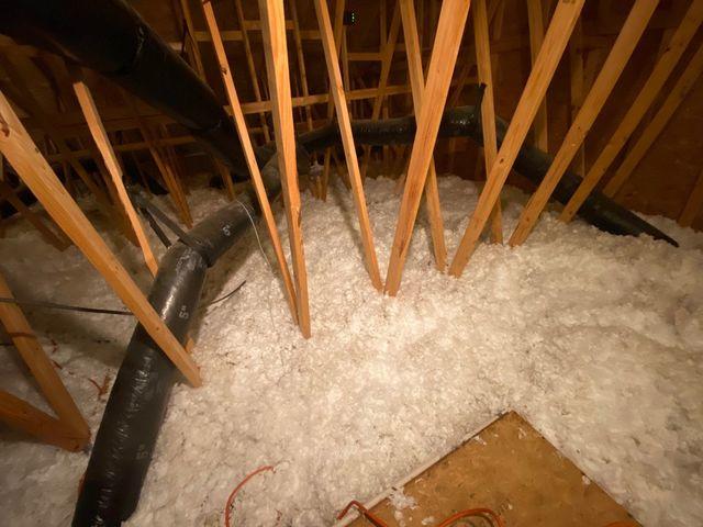 Fluffy and porous insulation