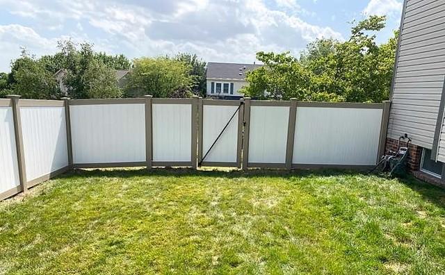 6' Clay Post, Rails and Caps / White Inserts Vinyl Fence / (1) 4' Gate