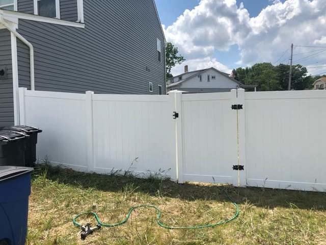 6' Acadia Privacy White Vinyl Fence /  (2) 4' Gates