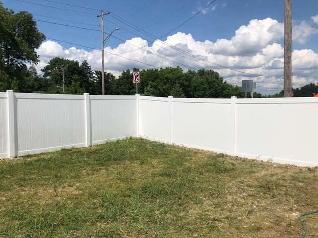 6' Acadia Privacy White Vinyl Fence / (2) 4' Gates