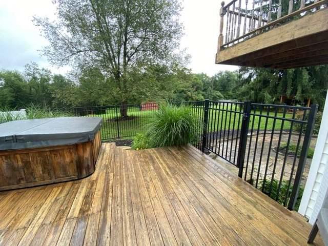 6' Classic, Commercial Grade, 3 Rail Black Aluminum Fence / (2) 4' gates