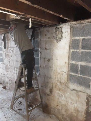 Preparing the walls for repair