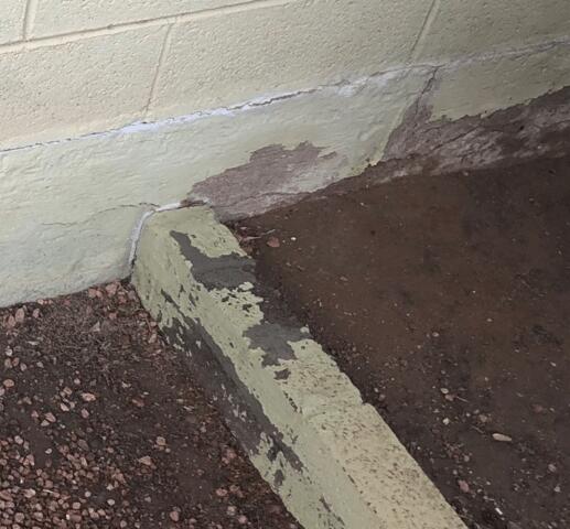 Symptoms of Stem Wall Failure: Horizontal Cracks in Stem Wall